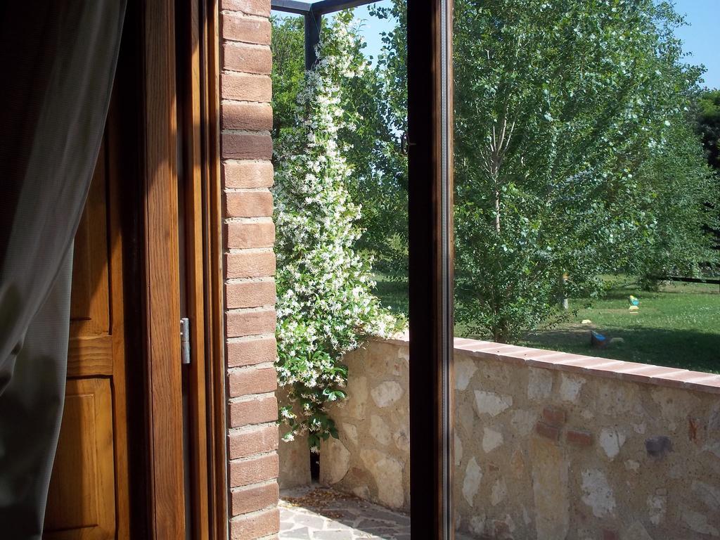 Agriturismo Lupo Cerrino Tarquinia Habitación foto