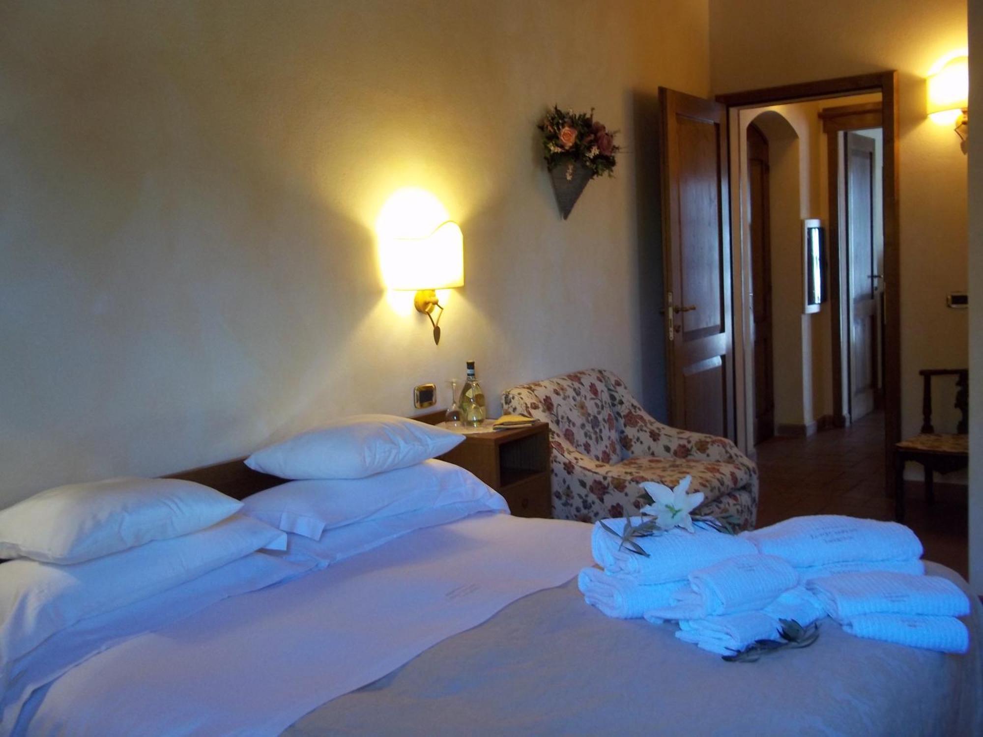 Agriturismo Lupo Cerrino Tarquinia Habitación foto